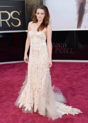 kristen-stewart-oscars-2013-red-carpet-getty__oPt